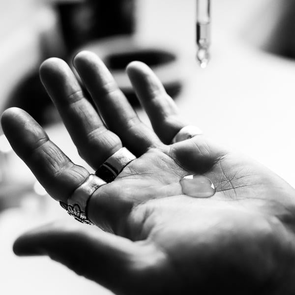 REBELS REFINERY - MOISTURIZING BEARD & PRE-SHAVE OIL